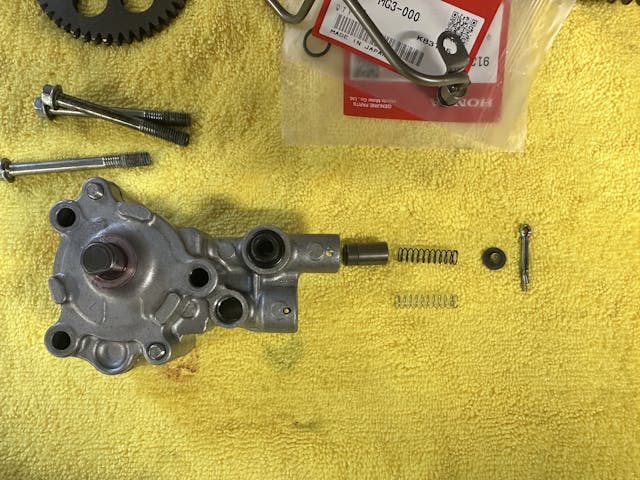 Honda XR600R oil pump
