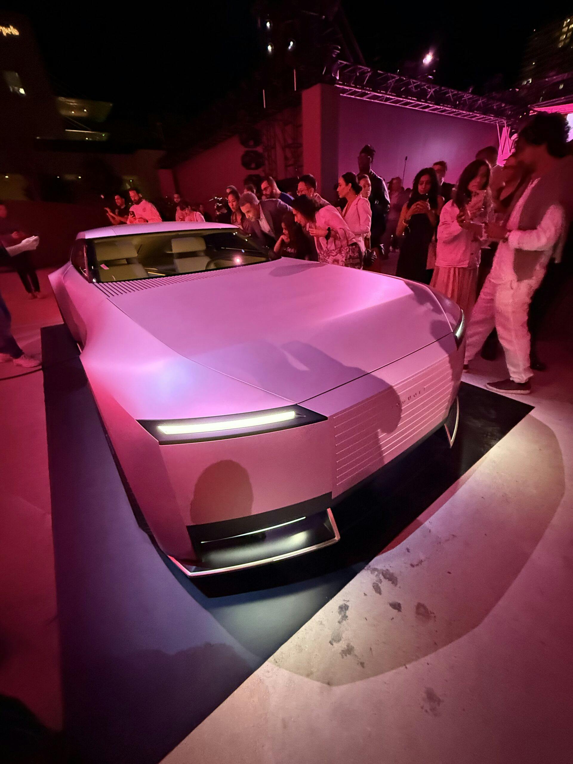 Jaguar Design Type 00 pink front