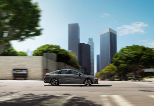 2024 hyundai elantra side