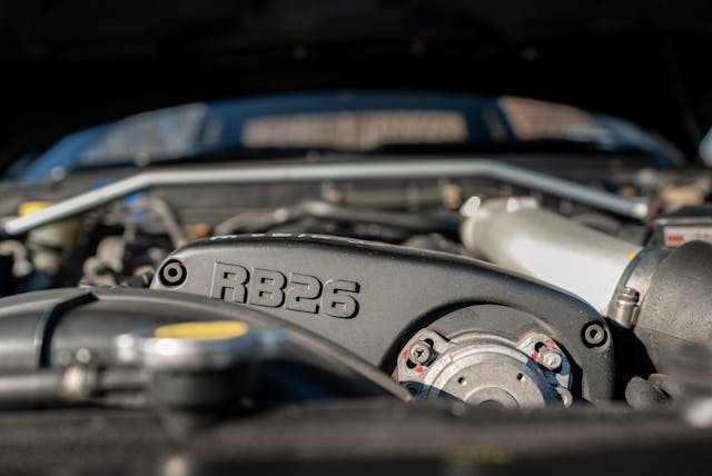 Nissan Skyline GT-R R32 rb26 engine