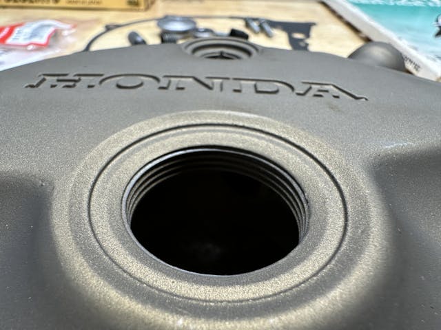 honda xr600r case cover threads