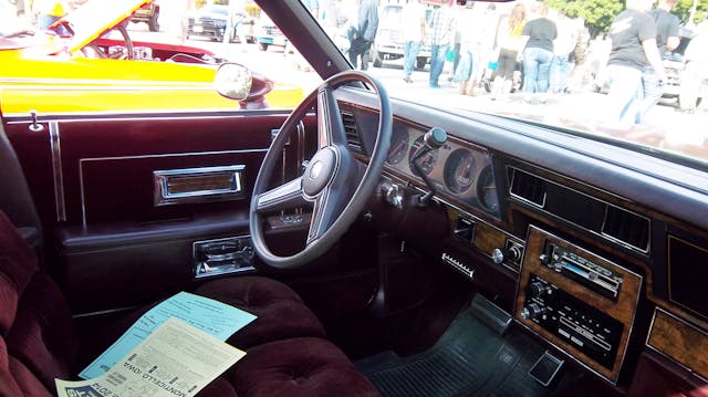 1986 Pontiac Parisienne Brougham steering wheel dash