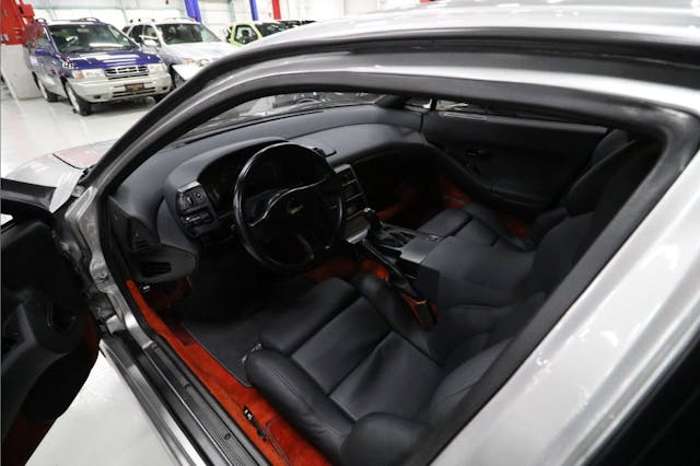 Nissan MID4 interior