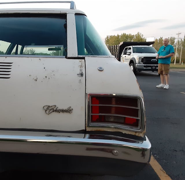 1971 Chevrolet Townsman badge