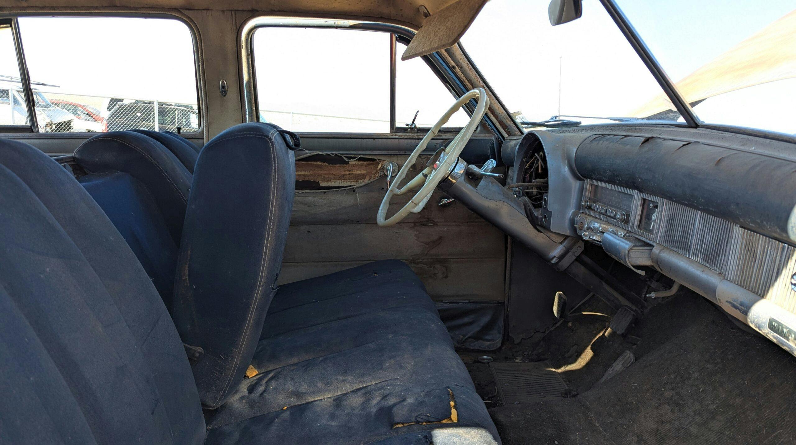 1952 Chrysler Windsor Deluxe sedan 
