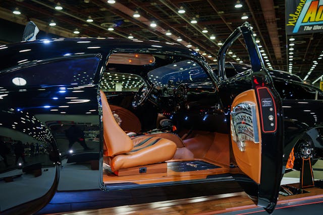 Autorama 1949 Pontiac Chieftan interior