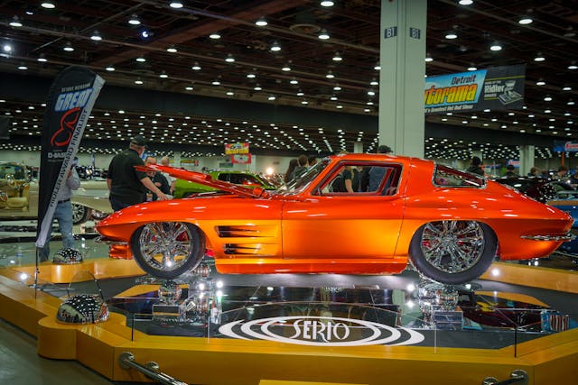 Autorama 1963 Corvette orange side