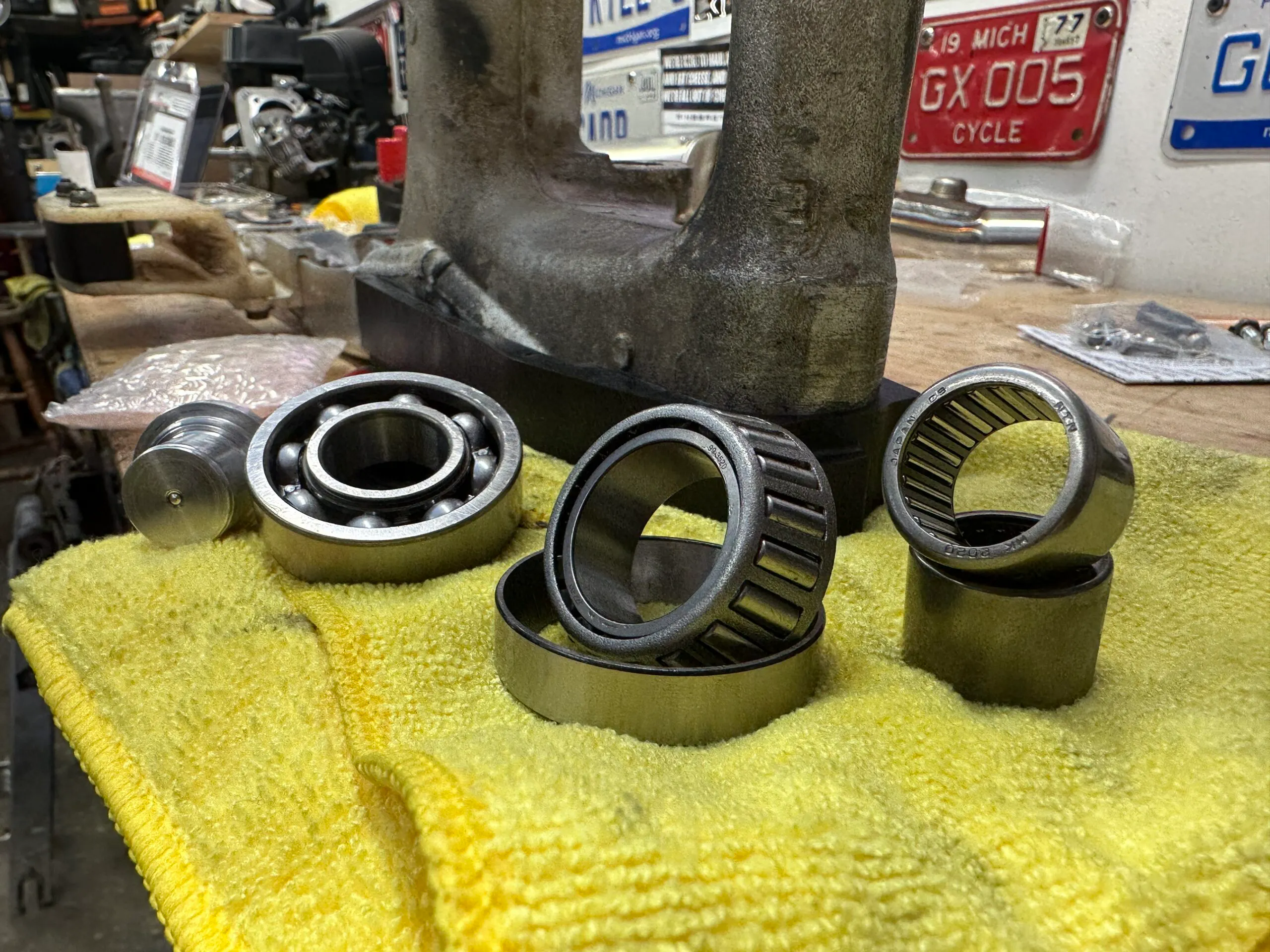 Aazon.co: Wheel Hub Bearings Assebly Set Front &ap; Rear Driver