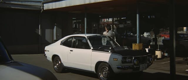 Hairpin Circus Japanese car racing film still