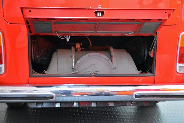Gas turbine-powered Volkswagen Bus