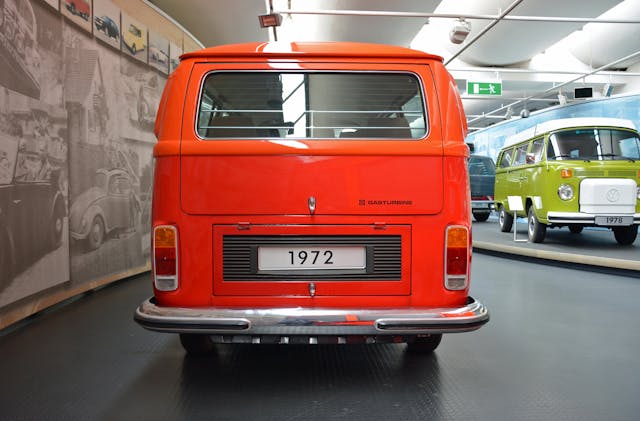 Gas turbine-powered Volkswagen Bus
