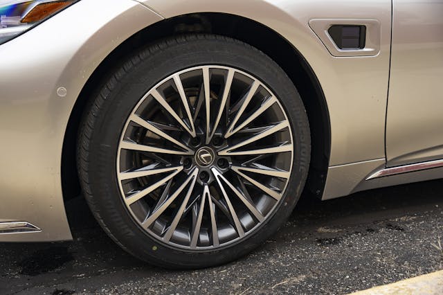 2024 Lexus LS500h wheel tire