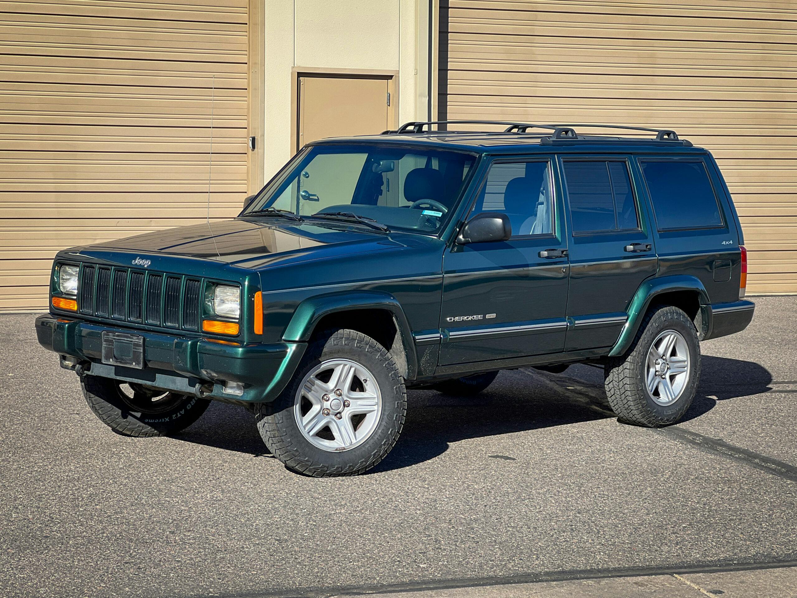What is a Jeep Cherokee XJ: Unveiling Its Timeless Appeal
