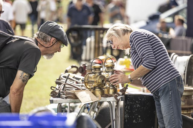 Beaulieu swap meet people