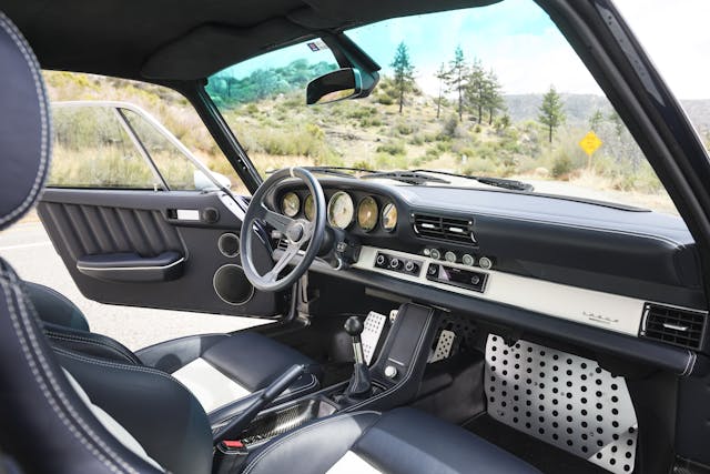 Theon Design US Commission 911 restomod cabin