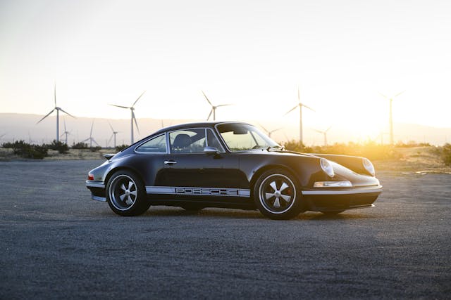 Theon Design US Commission 911 restomod hero