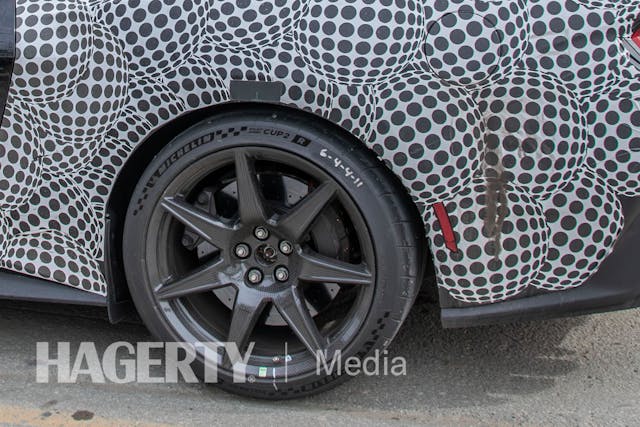 Mustang GT500 mule spy image camo wheel
