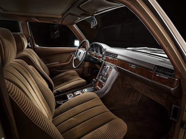 Mercedes-Benz 450 SEL 6.9 interior