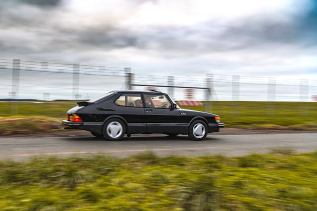 Saab 900 Turbo 16S driving pan