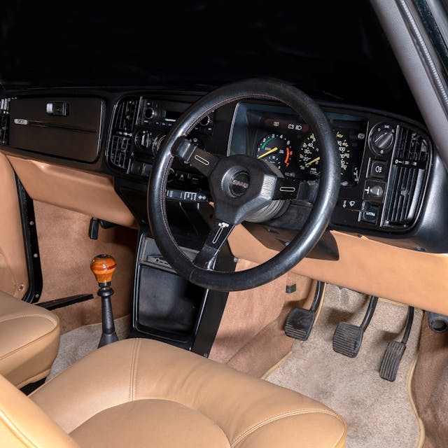 Saab 900 Turbo 16S interior