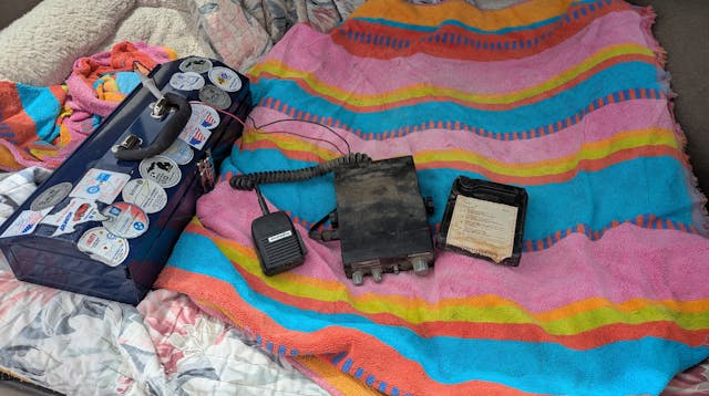 1980 Oldsmobile Ninety-Eight radio and 8-track tape