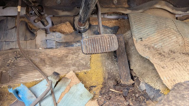 1952 Ford Customline Six Fordor Sedan pedals