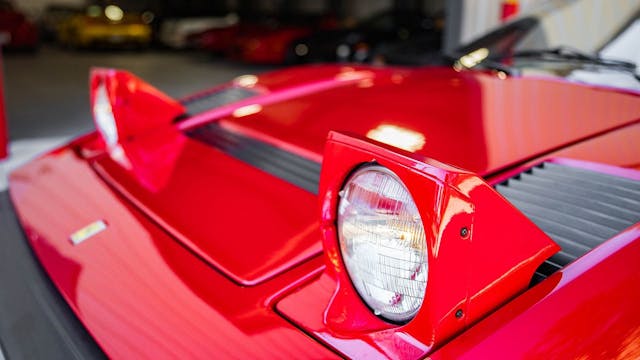 1984 Ferrari 308 GTS headlights
