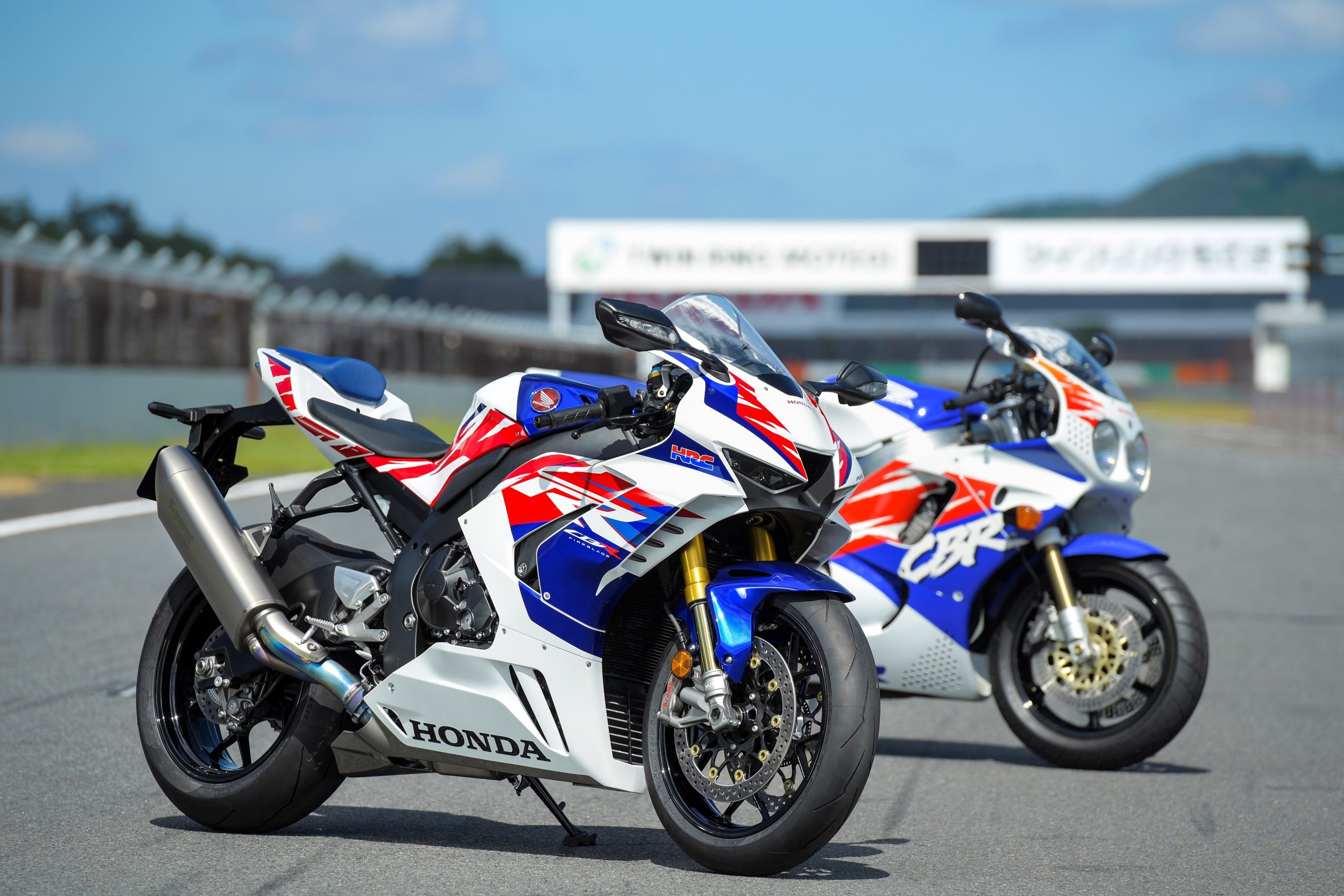 1992-FireBlade-right-and-2020-