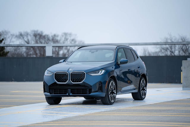 2025 BMW X3 30 xDrive exterior driver's side front three quarter parked