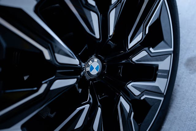 2025 BMW X3 30 xDrive exterior wheel detail 2