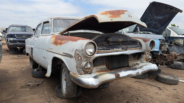 1952 Ford Customline Six Fordor Sedan front three quarter