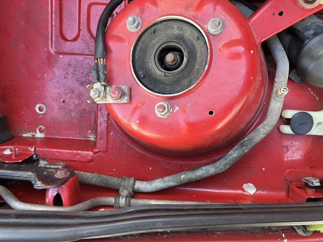 BMW E30 325i shock tower AC line routing