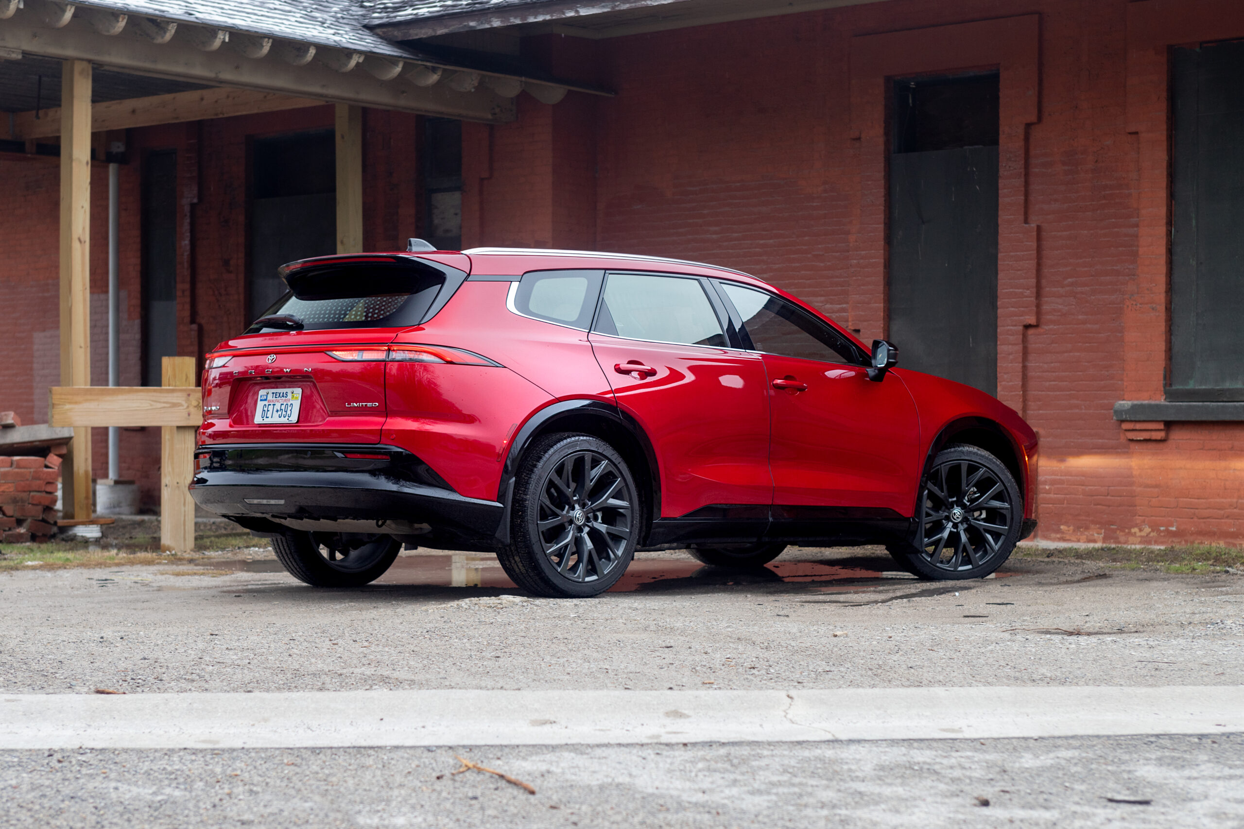 2025 Toyota Crown Signia Limited: Old Name, New Look, Old Soul