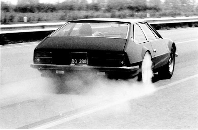 Lamborghini Jarama smoking tires