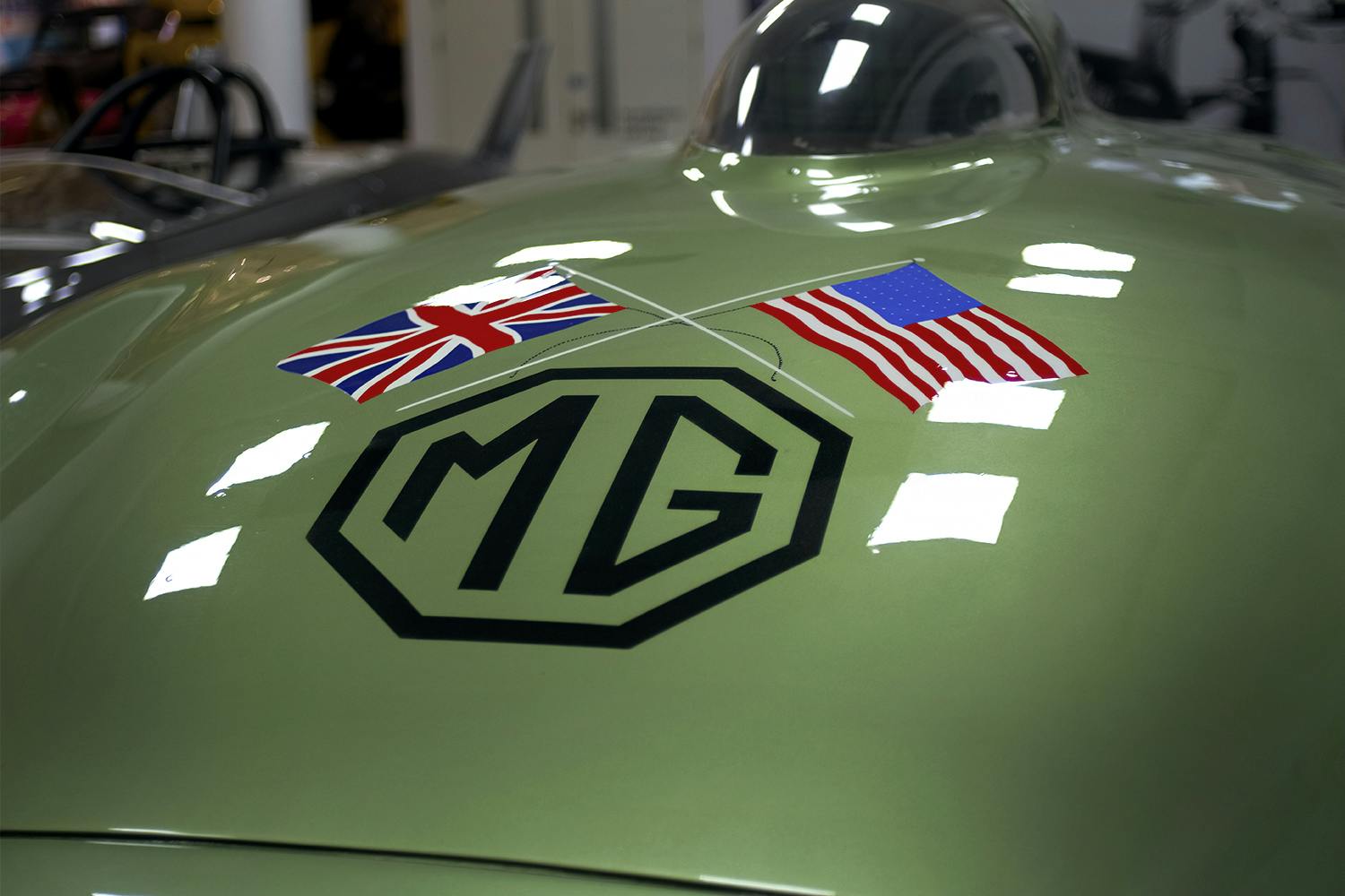 MG EX181 Roaring Raindrop hood graphics