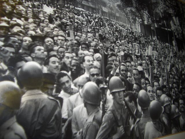 MG Rio Road Trip crowds