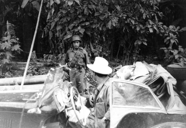 MG Rio Road Trip Soldier and car