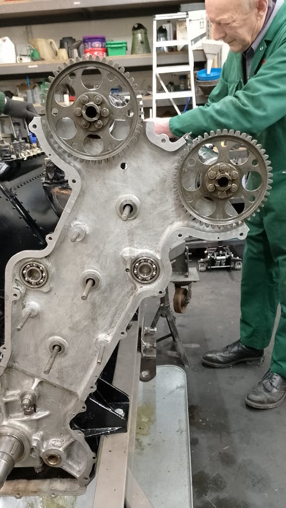 Mayhead camshafts going in place