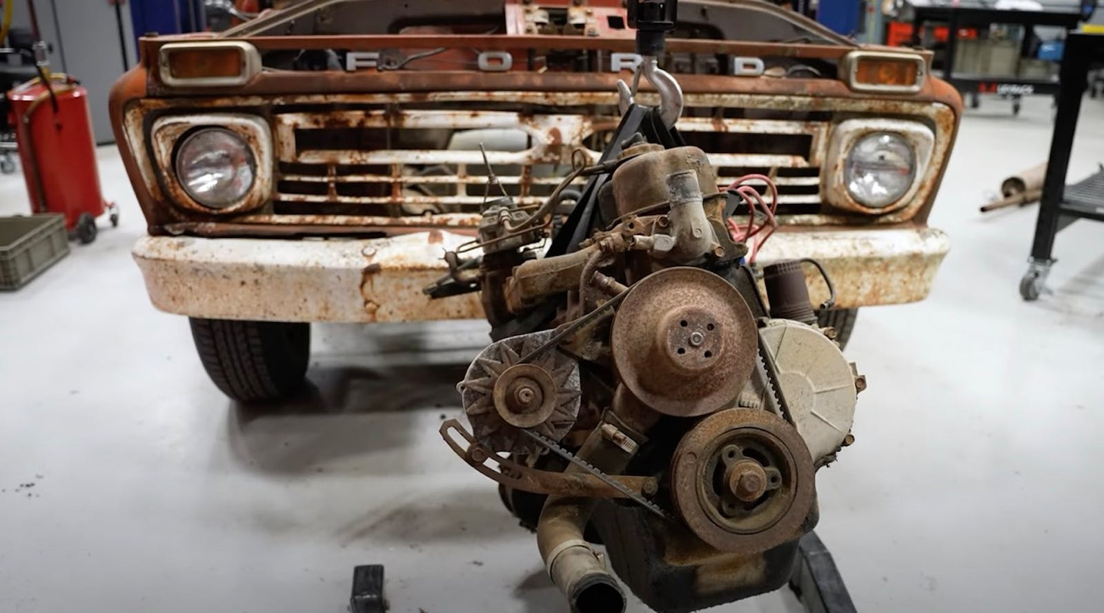 How does a jet engine work? Let's look inside - Hagerty Media