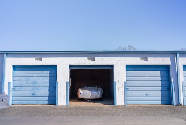 Shelby Cobra Barn Find Hunter storage unit
