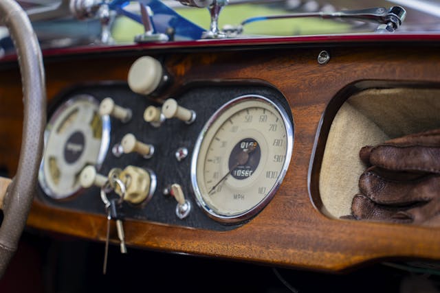 1960 Morgan Plus-4 dash speedometer