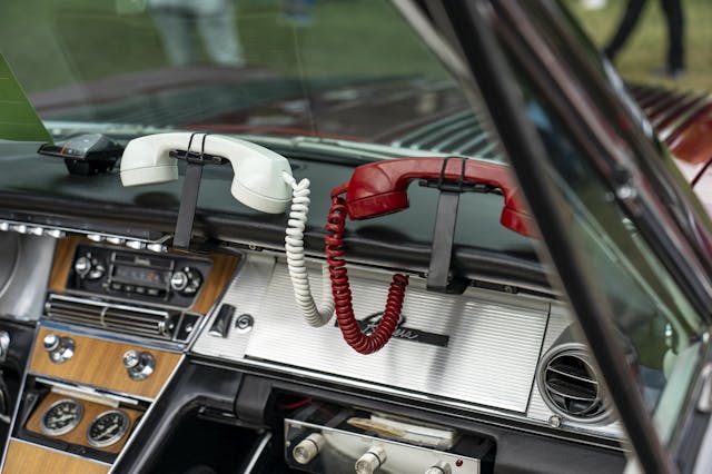 1963 Buick Riviera Barris phones