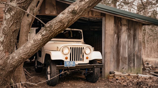 1967_Jeep_CJ-5 barn
