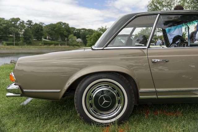1970 Mercedes-Benz 280SL Pagoda rear end side profile