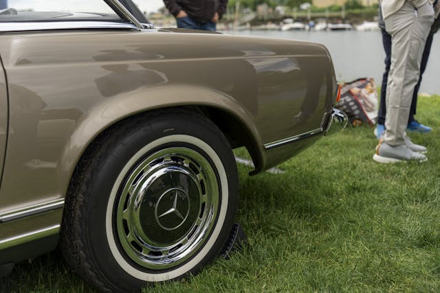 1970 Mercedes-Benz 280SL Pagoda rear wheel tire