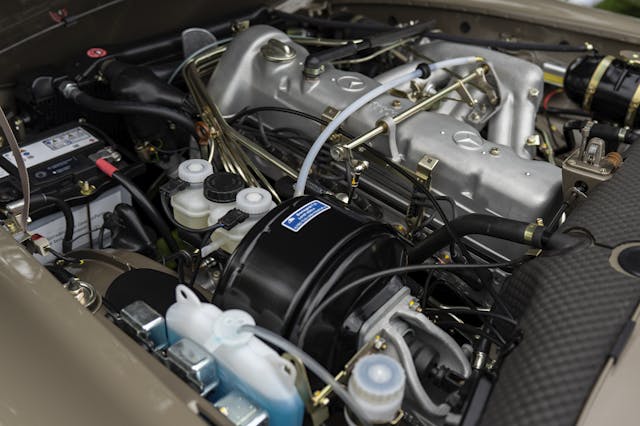 1970 Mercedes-Benz 280SL Pagoda engine