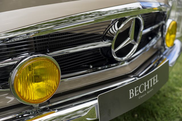1970 Mercedes-Benz 280SL Pagoda grille closeup