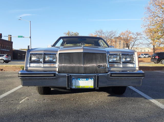 1985 Buick Riviera frontal