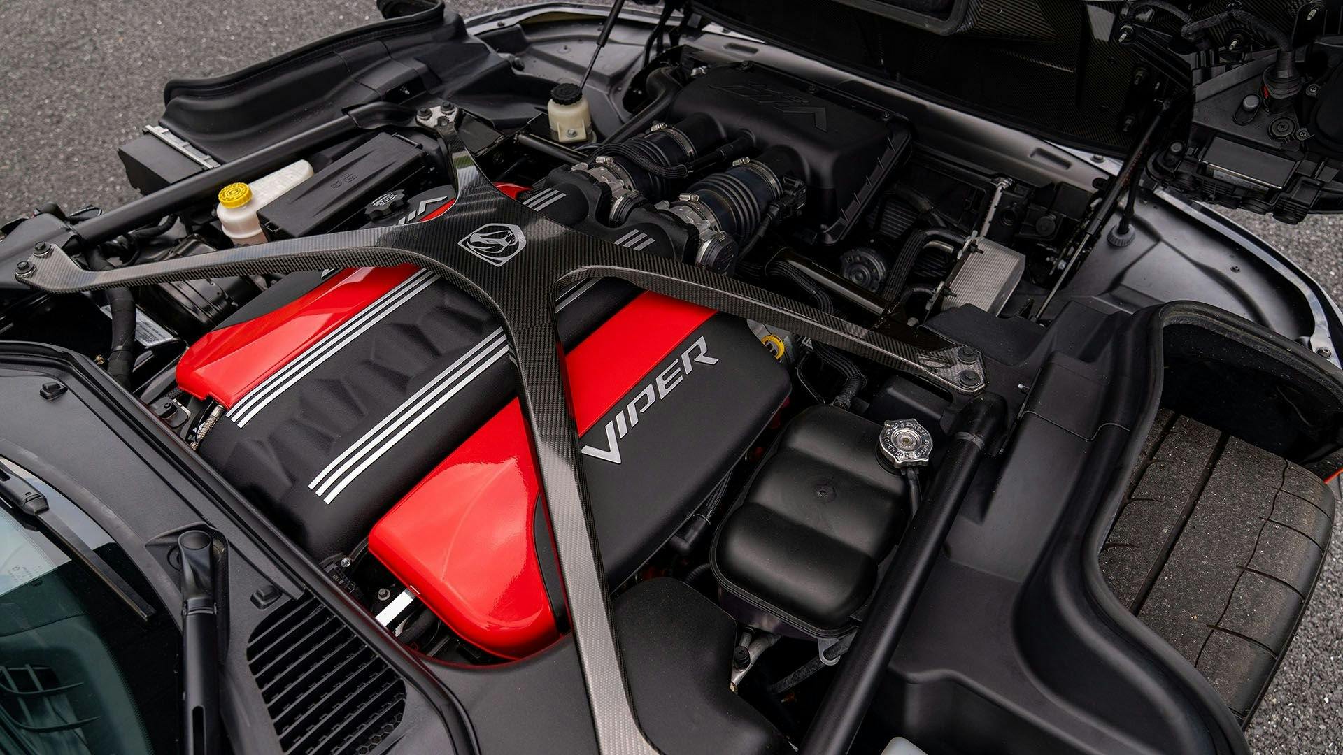 Dodge Viper ACR V-10 engine