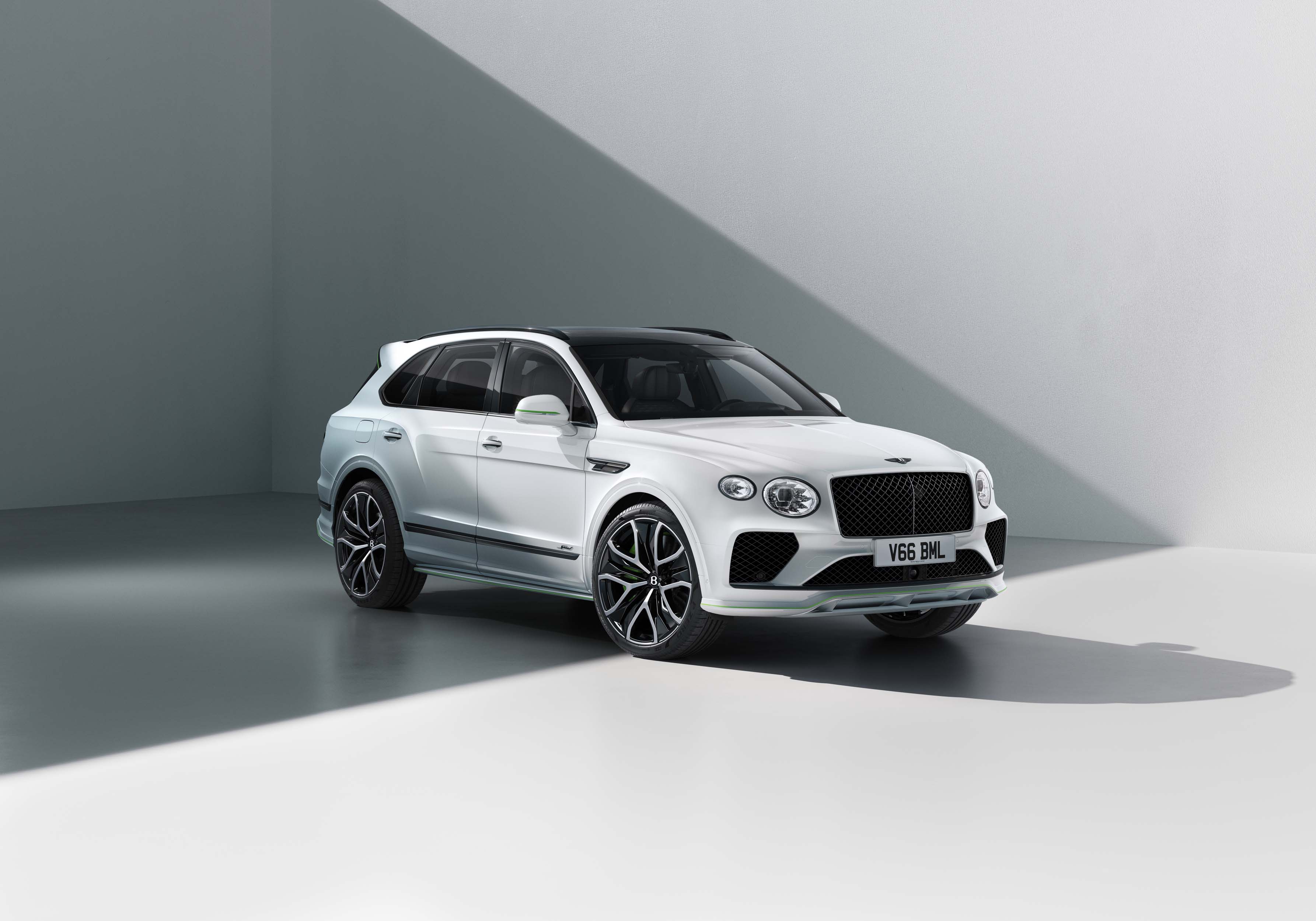 V-8 Beats W-12 in New Bentley Bentayga Speed - Hagerty Media